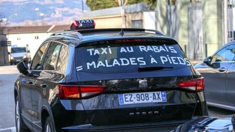 Transport sanitaire : les taxis toujours en colère contre les nouvelles règles de prise en charge