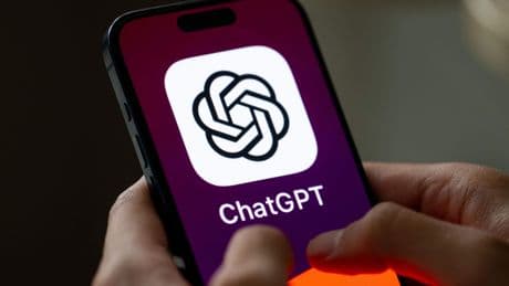 Een robot als ’goede vriend’: jongeren gebruiken AI-chatbots massaal voor gevoelige vragen over seks en liefde