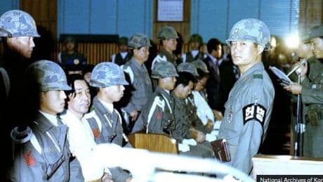 Corea del Sur vuelve a juzgar al jefe de espionaje que fue ejecutado hace 45 años por asesinar a su "amigo" dictador