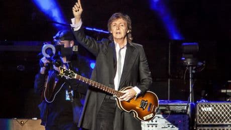 La verdadera historia detrás de la supuesta visita de Paul McCartney a Phil Collins en el hospital