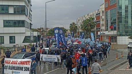 İzmir’de 1 Mayıs ilçe kutlamalarıyla başladı: "İşte 1 Mayıs alanlardayız"