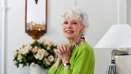 Sie ruht unter einer 100 Jahre alten Kiefer - TV-Star Anita Kupsch heimlich beigesetzt
