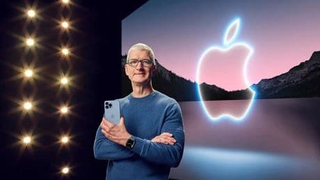 Tim Cook, CEO de Apple, defiende el retraso de su inteligencia artificial: "Rara vez hemos sido pioneros"