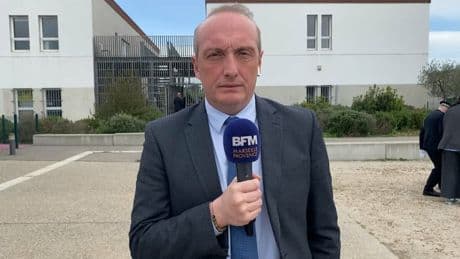 Prisons attaquées: le gouvernement veut que l'État puisse porter plainte "en lieu et place de l'agent" pénitentiaire