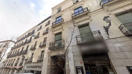 Merina pide al juez investigar el alquiler de una sede que el colegio de médicos "regala" a una fundación de Sellés