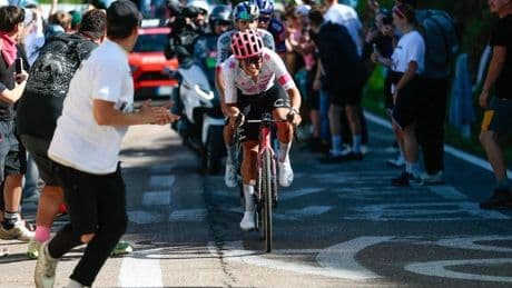 Richard Carapaz resetea el Giro