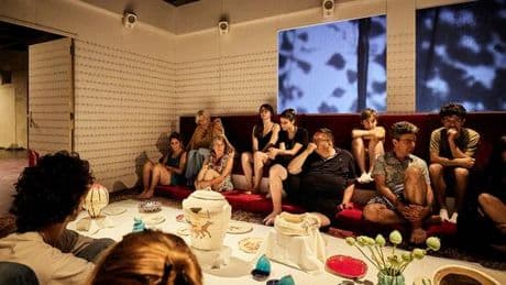 A Avignon, les voyages dans un réel en crise de Caroline Gillet et Aurélie Charon