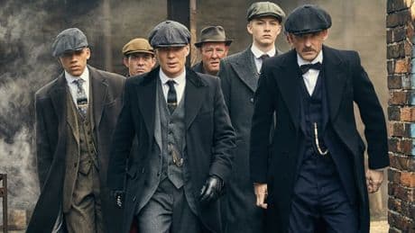 "James Bond": le créateur de "Peaky Blinders" écrira le scénario du prochain film de la franchise