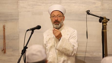 İstanbul'da aileler sabah namazında bir araya geldi