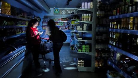 Panne de courant en Espagne et au Portugal : l’électricité rétablie dans près de 90% des foyers, les causes du black-out toujours inconnues