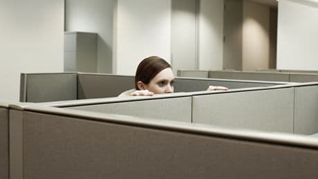 Paranoia: Ursachen, Diagnose und Therapie