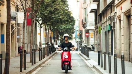 6 consejos infalibles para no pasar calor en la moto este verano