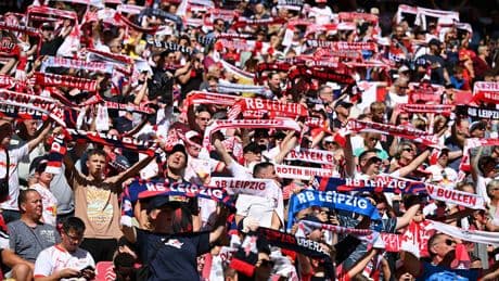 Rassismus-Ärger im Stadion - Zwei Bundesliga-Stars mit Affenlauten beleidigt