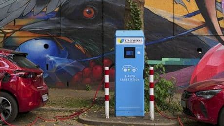Elektroauto laden: Öffentliche Ladesäulen laut Bericht oft teurer als Benzin