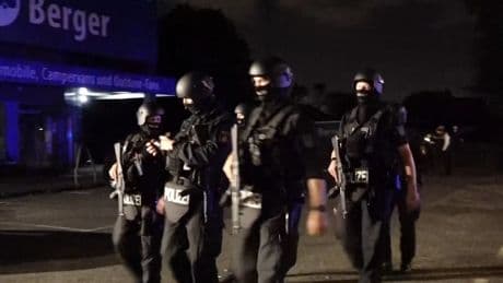 Schüsse vor Shiha-Bar in Hamburg - Verletzter schleppt sich zu Abi-Feier
