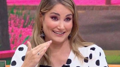 Primera reacción en 'La familia de la tele' tras conocerse la cancelación del programa: «¿Oye, qué va a pasar?»