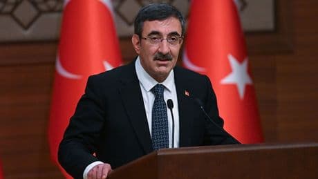 Cumhurbaşkanı Yardımcısı Cevdet Yılmaz kurban vekaletini Türk Kızılay'a verdi