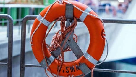 Wolgaster Hafen: Mann will Angler aus Wasser retten - beide tot