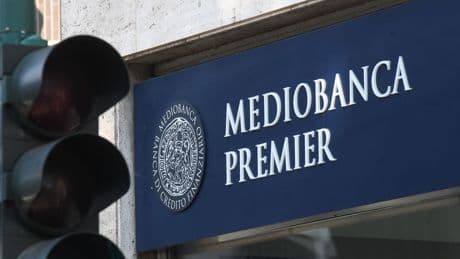 Mediobanca, per Delfin l’ipotesi astensione nell’assemblea per l’Ops su Banca Generali