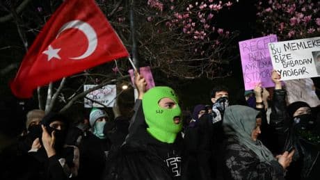 L'accès au compte X du maire d'Istanbul bloqué à la demande des autorités