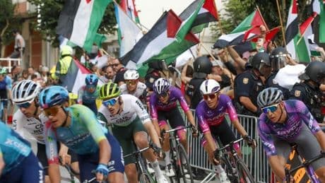 Diez detenidos por las protestas propalestinas en la Vuelta a su paso por Lugo