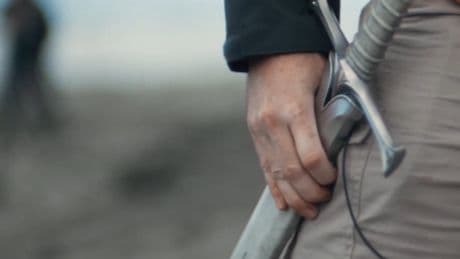 The Rings of Power 3. sezon ile dönüyor! Kral Elendil’in efsanevi kılıcı Narsil ortaya çıktı