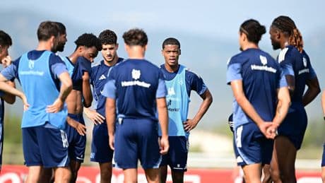 Trainer warnt: „Müssen steuern“ - Der größte Sorgen-Profi des HSV