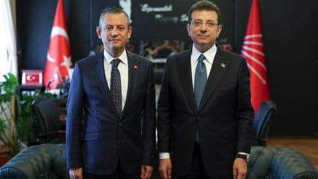 Özgür Özel'den pes dedirten paylaşım! İmamoğlu'nu Fatih Sultan Mehmet ve Atatürk ile aynı kefeye koydu