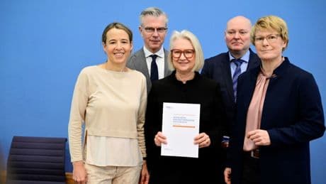 Wirtschaftsweise stellen Konjunkturprognose für 2025 und 2026 vor