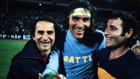Latin Lovers: Lange Matte, Stirnband [Online-Abo]