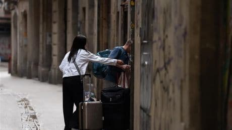 El Gobierno ordena a Airbnb bloquear más de 65.000 anuncios ilegales de pisos turísticos