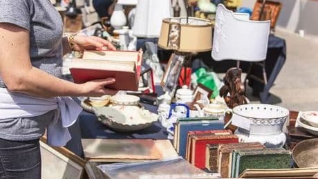 Woman makes incredible find in thrift store and people say she should sell it for £1m