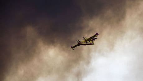 Feu toujours actif, habitants contraints de quitter leurs maisons, 2 000 hectares brûlés… Ce que l’on sait de l’incendie de Narbonne