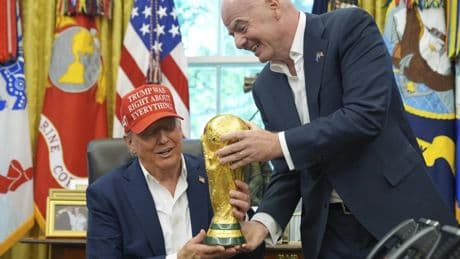 Fußball-WM 2026: Trumps Doppelpass mit Infantino und Putin