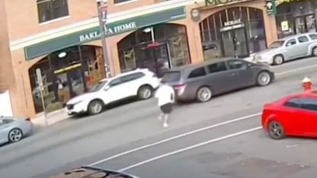 Deli workers stabbed by customer angry about getting wrong sandwich 4 years ago
