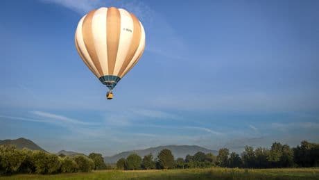 In mongolfiera con vista su anfiteatri, calanchi e valli: dalla Campania alla Sicilia, meraviglie dall?alto con ?Volare sull?arte?