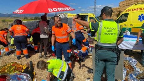Ocho heridos en un accidente de tráfico tras volcar una furgoneta en Huesca: dos de carácter grave
