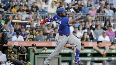 Vladimir Guerrero Jr. exits with hamstring tightness in potential Blue Jays injury concern