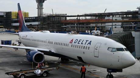 Grâce à une "manœuvre agressive", un avion de ligne évite de justesse d'entrer en collision avec un bombardier B-52