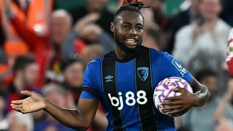 Futbol sahalarında bir ırkçı saldırı daha: Bu kez Liverpool taraftarı!