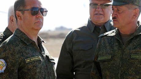 „Russland hat in allem Recht“ – Medwedew attackiert „Opa“ Trump