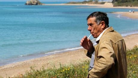 La Francia vieta il fumo sulle spiagge, nei parchi e vicino alle scuole