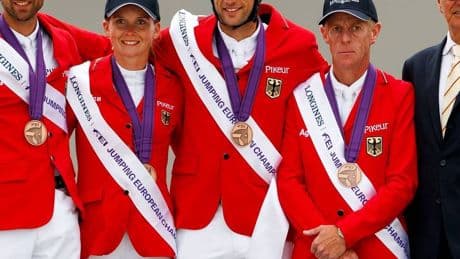 Routinier Ehning patzt: Deutsche Springreiter feiern Bronze bei EM in Spanien