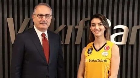 VakıfBank Kadın Voleybol Takımı, Nehir Kurtulan'ı kadrosuna kattı
