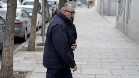 El juez ve posibles vejaciones en algunos mensajes de Koldo a su exmujer y abre una investigación