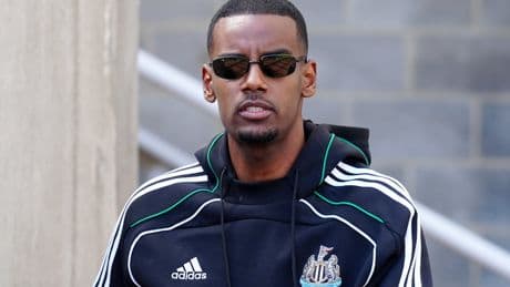 Liverpool target Alexander Isak set for showdown talks with Eddie Howe after Newcastle return