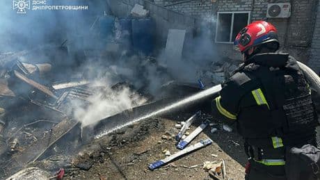 Ukraine : des bombardements russes font 11 morts dans la région de Dnipropetrovsk alors que l'OTAN se réunit