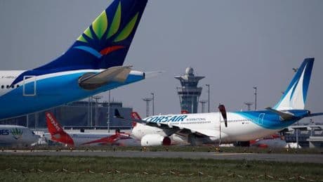 Grève de contrôleurs aériens : les compagnies aériennes appelées à annuler 40 % des vols dans les aéroports parisiens vendredi