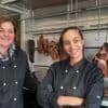 "Qu'on ne mange pas de porc n'empêche pas de déguster de la bonne charcuterie artisanale" : à Roubaix, cette bouchère halal réinvente les codes de la gastronomie française