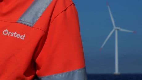 Windkraftbranche unter Druck: Ørsted-Aktie auf Rekordtief: Donald Trump stoppt Bauprojekt
